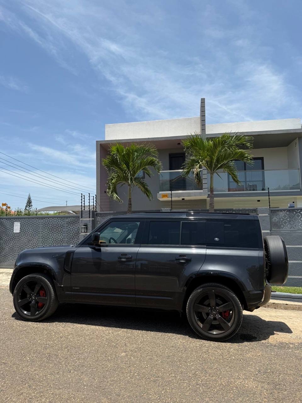 2023 Land Rover Defender 