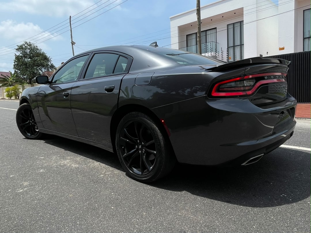 DODGE CHARGER SXT - View 4