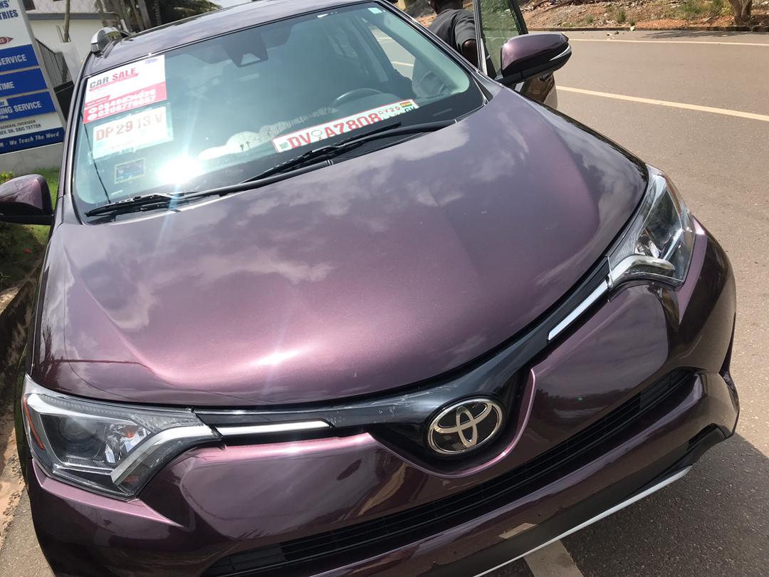 2018 TOYOTA RAV 4 - View 2