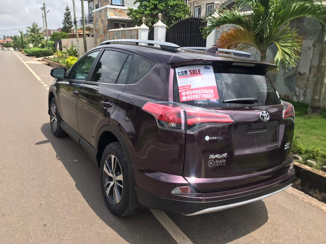 2018 TOYOTA RAV 4 - View 3