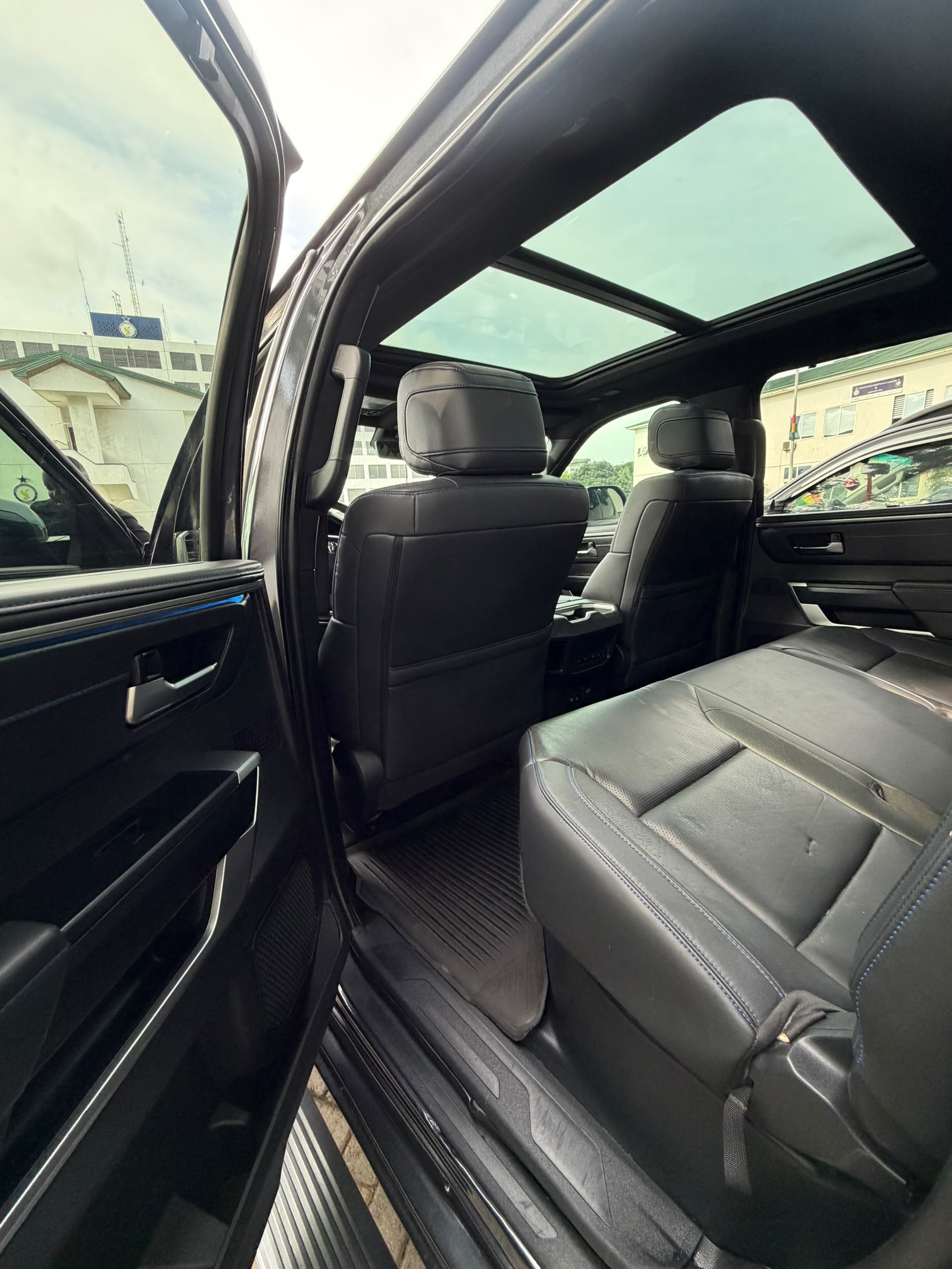 2023 Toyota Tundra Platinum - View 5