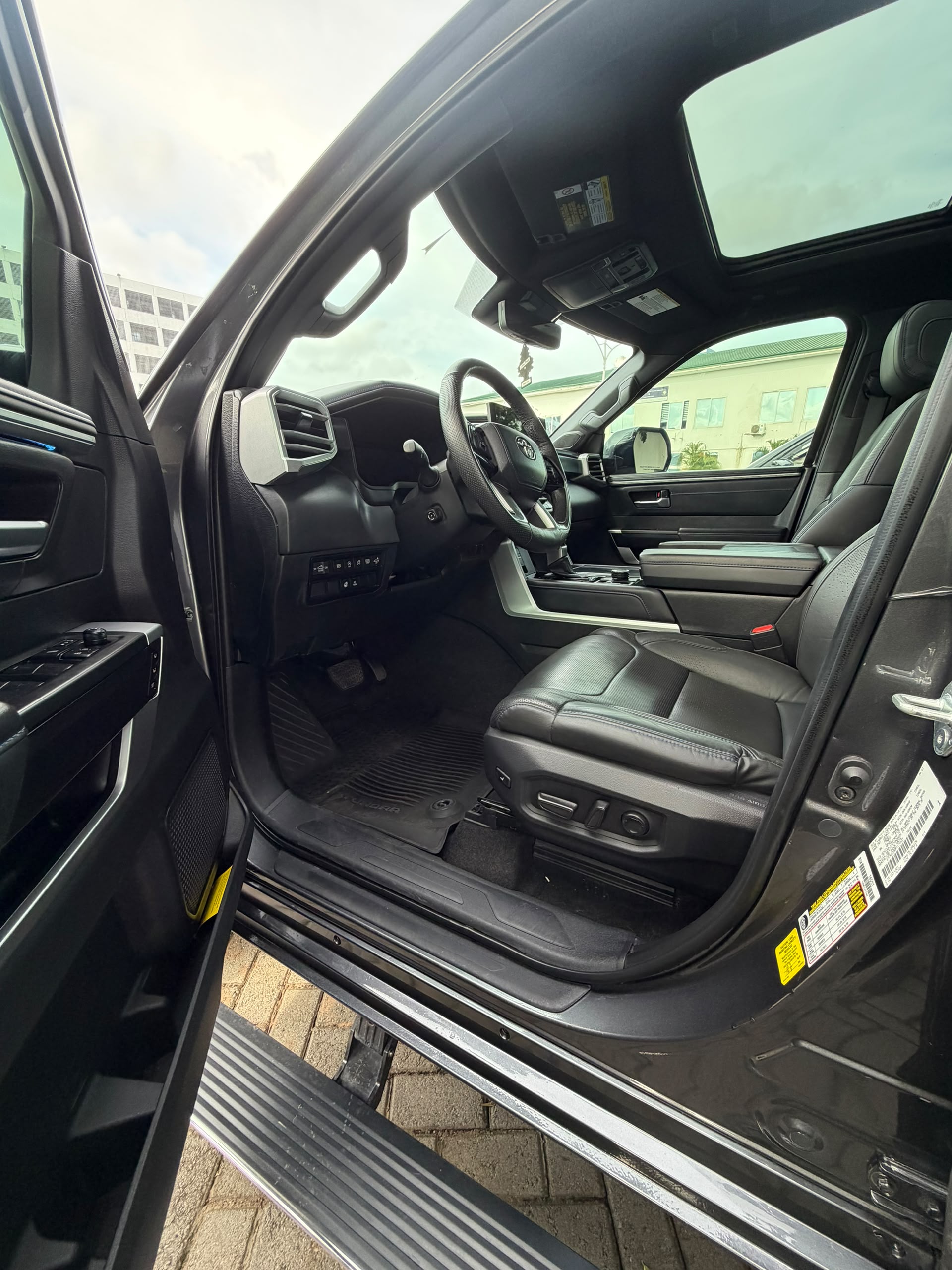 2023 Toyota Tundra Platinum - View 6