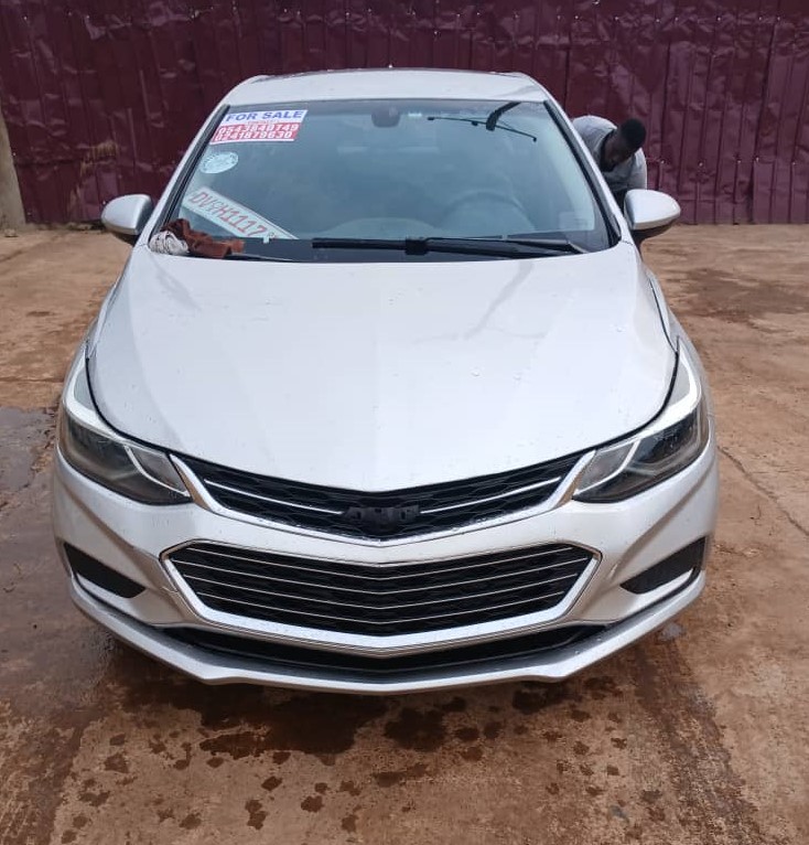 2017 CHEVEROLET CRUZE HATCHBACK - View 4