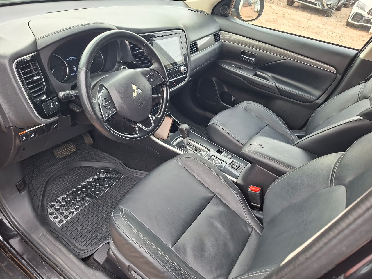 2020 MITSUBISHI OUTLANDER SEL  - View 2