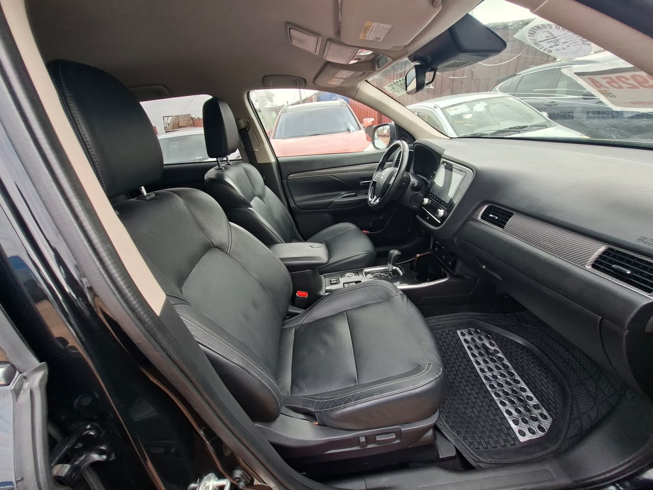 2020 MITSUBISHI OUTLANDER SEL  - View 5