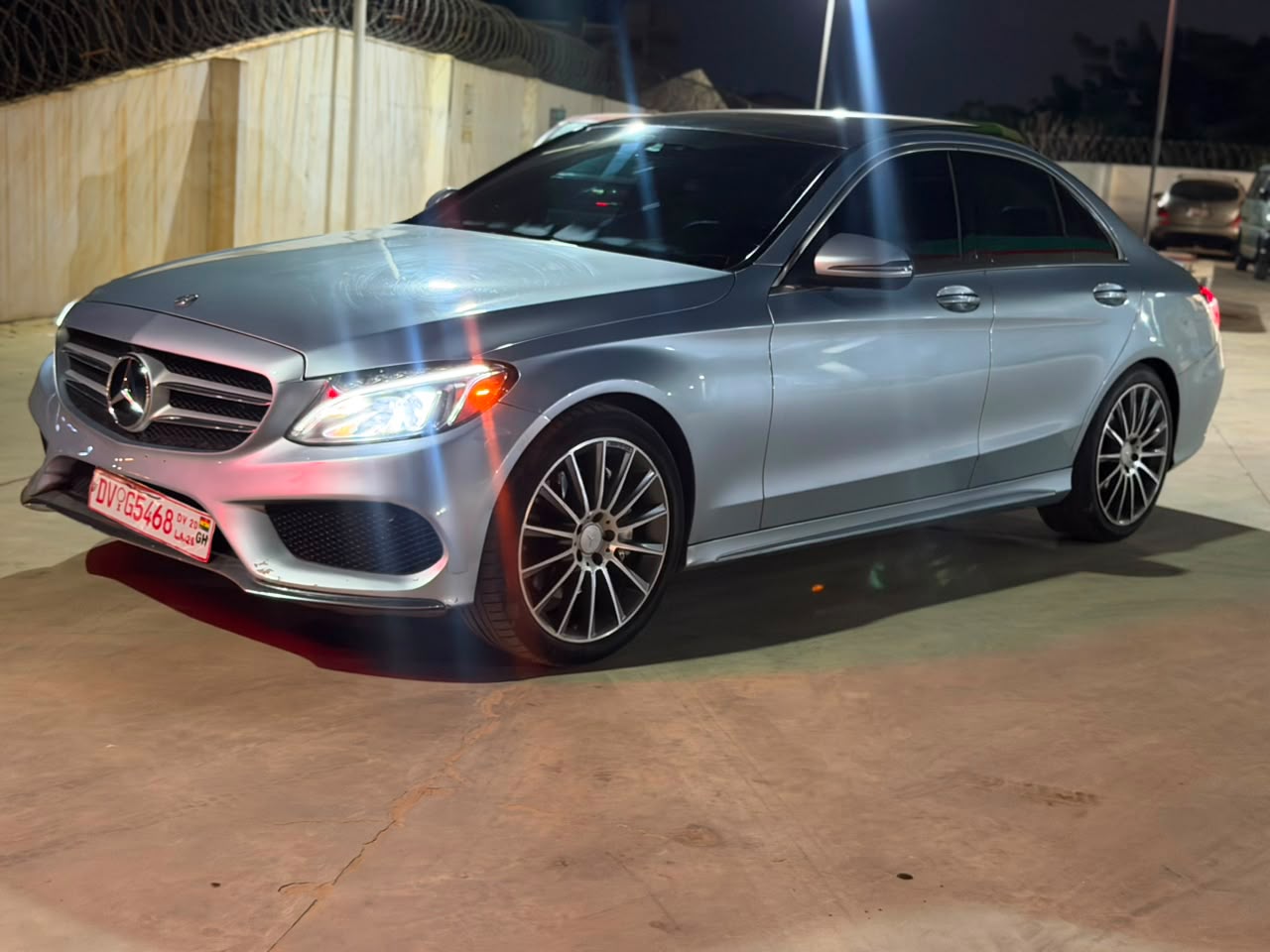 Mercedes-Benz C300 - View 4