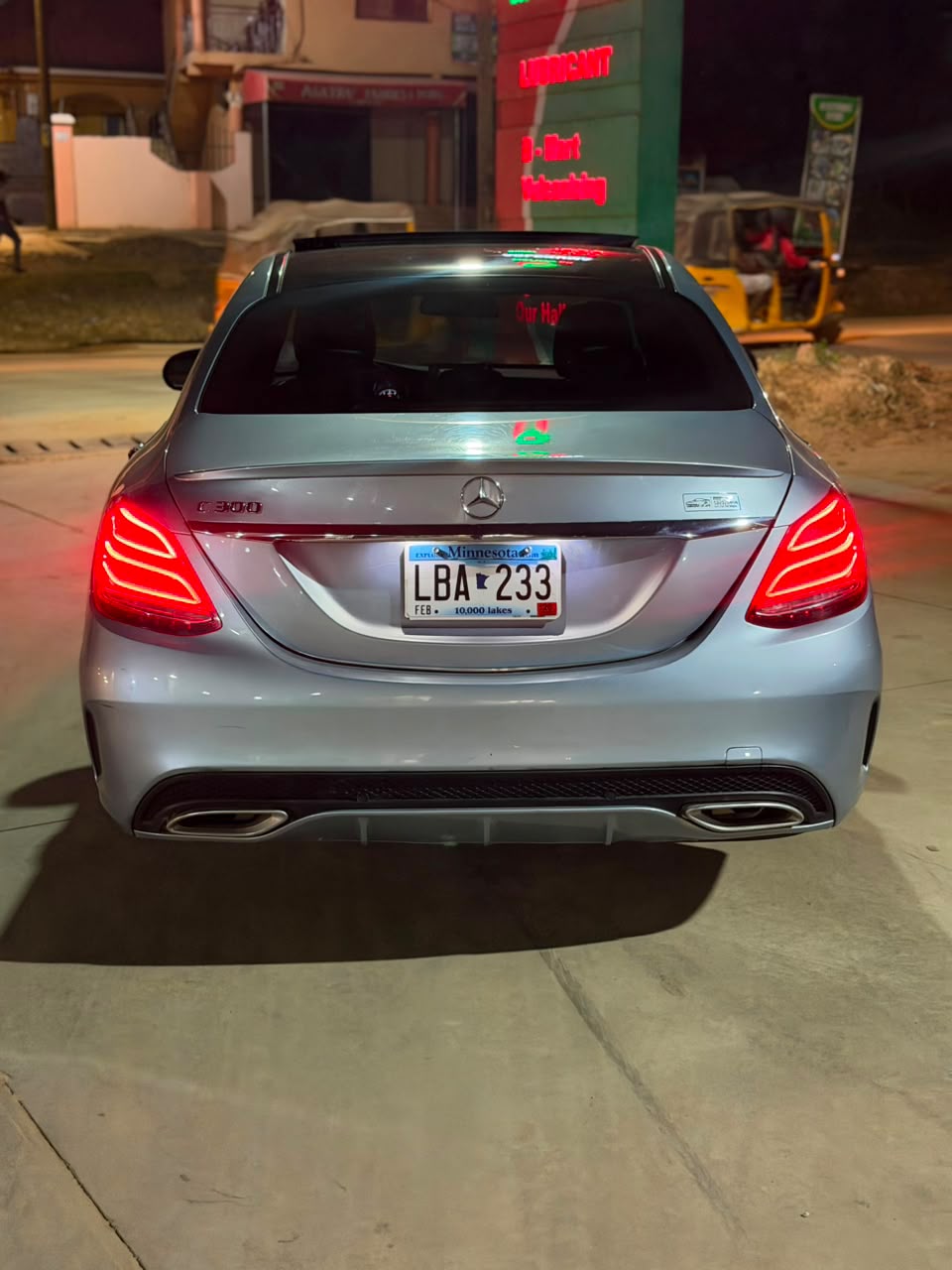 Mercedes-Benz C300 - View 5