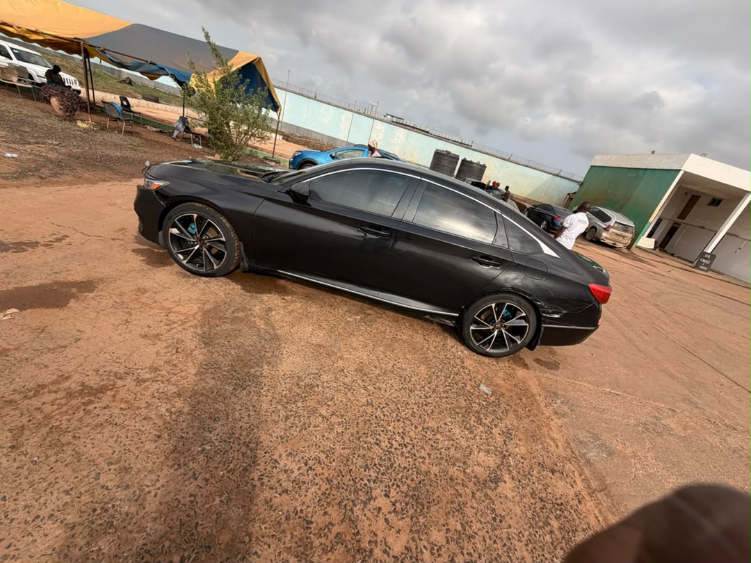 Honda Accord  - View 4