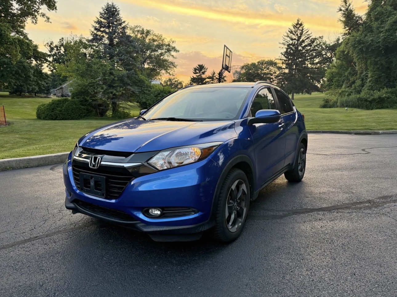 2018 Honda HRV EXL Sport. Full Option  - View 2