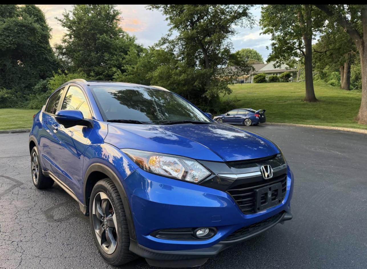 2018 Honda HRV EXL Sport. Full Option  - View 3