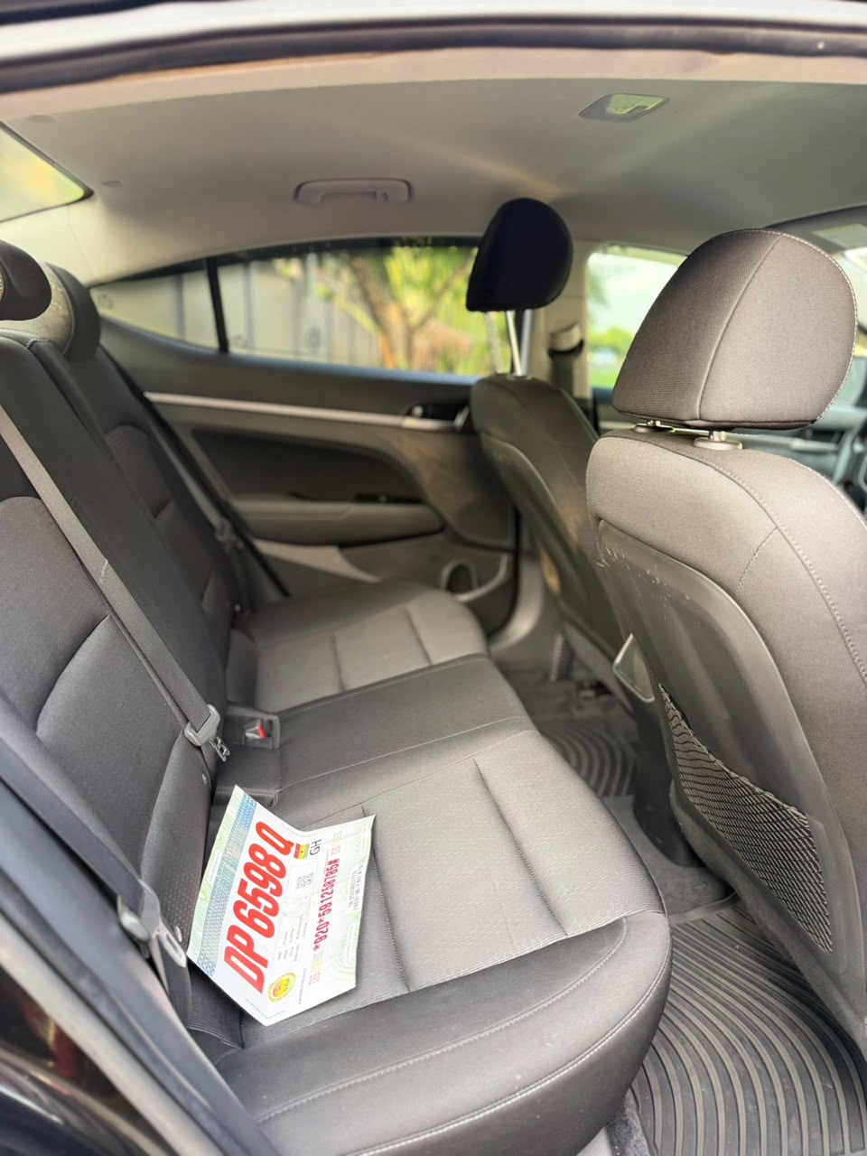 2017 HYUNDAI ELANTRA SE - View 4