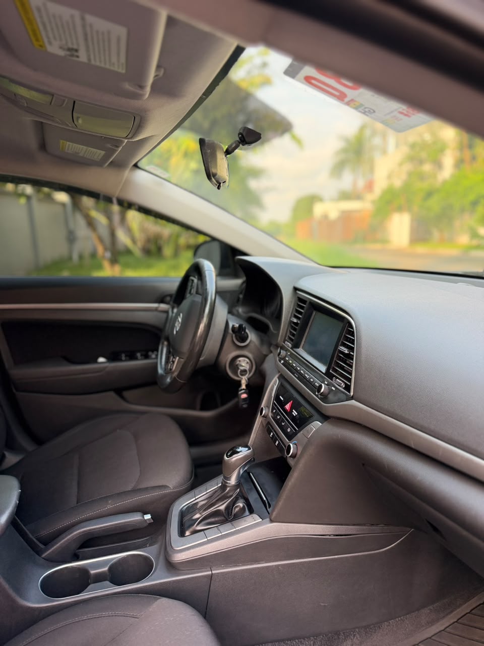 2017 HYUNDAI ELANTRA SE - View 5