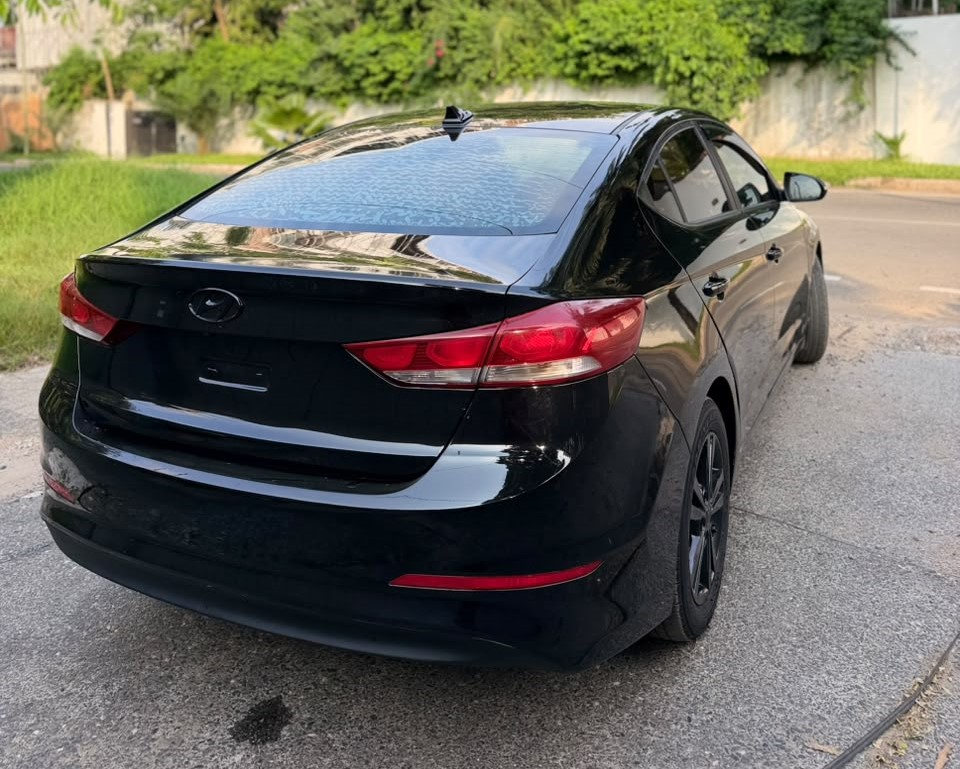 2017 HYUNDAI ELANTRA SE - View 7