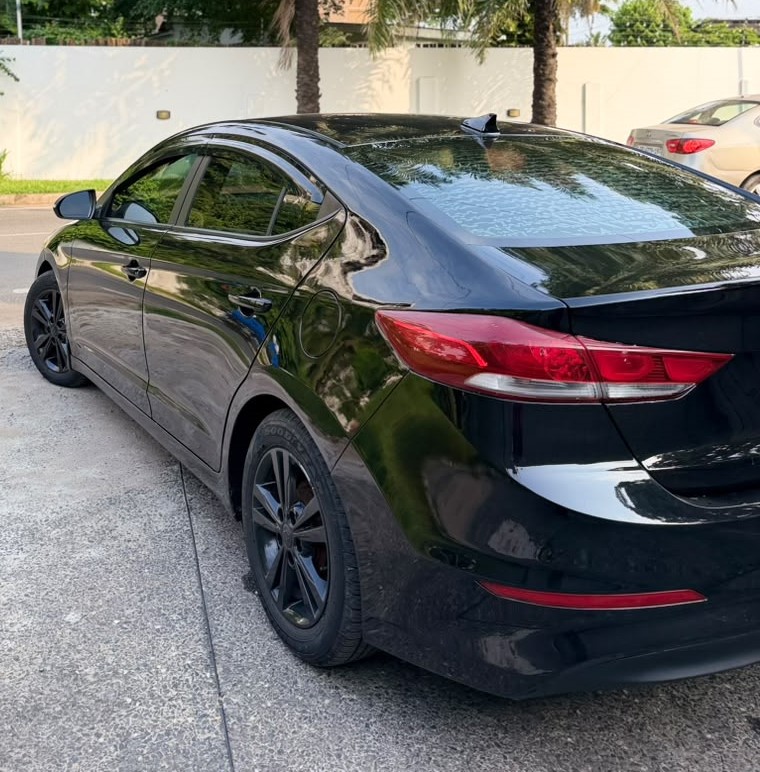 2017 HYUNDAI ELANTRA SE - View 8
