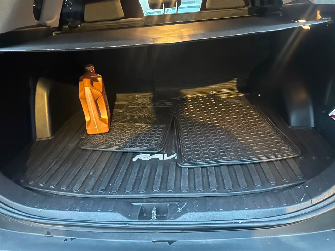 2020 TOYOTA RAV4 - View 4