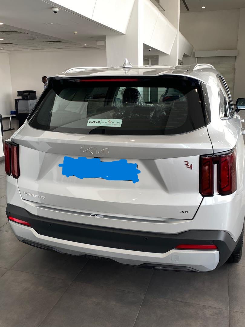 2025 KIA SORENTO - View 3