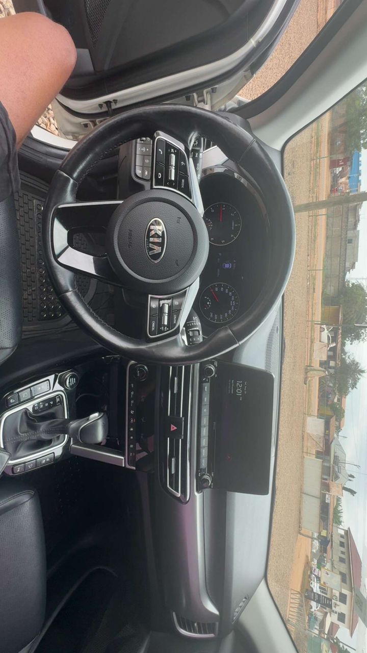 2021 KIA SELTOS - View 2