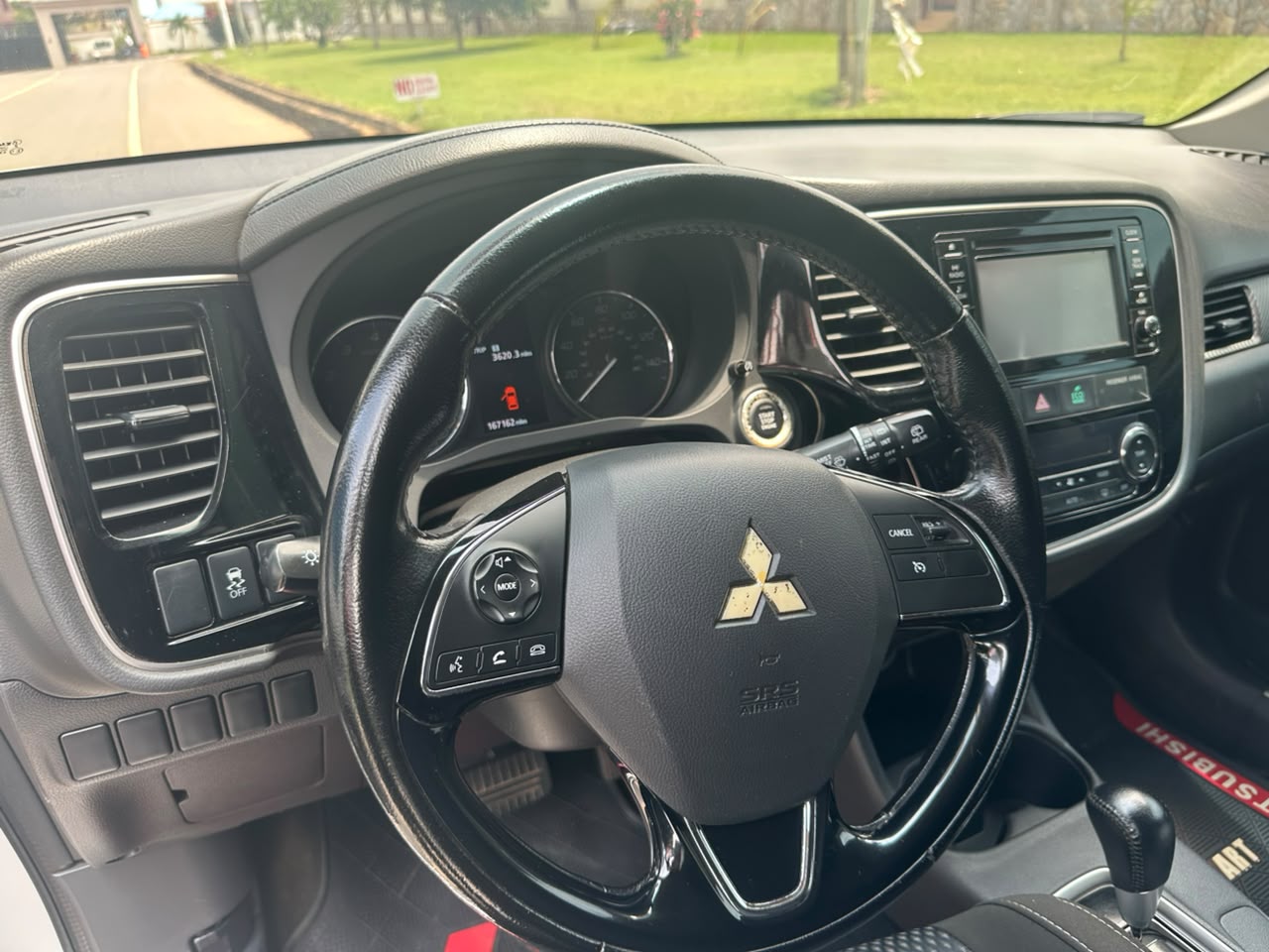 2017 MITSUBISHI OUTLANDER  - View 9