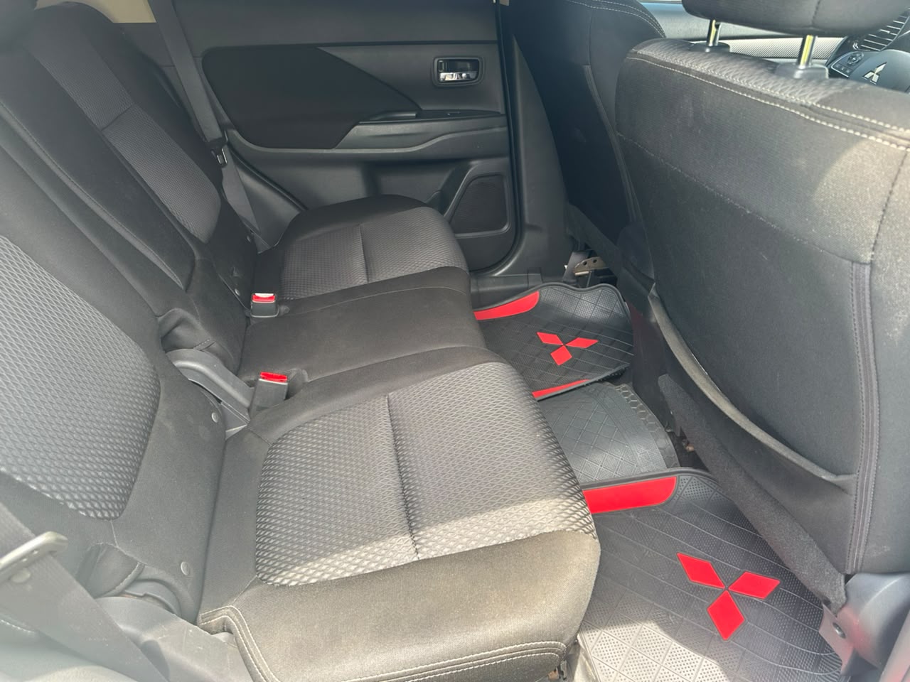 2017 MITSUBISHI OUTLANDER  - View 10