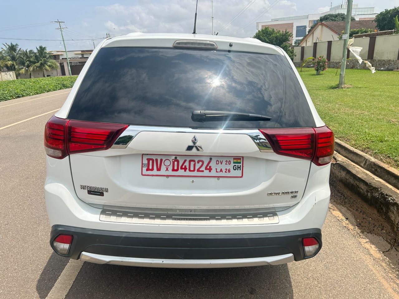 2017 MITSUBISHI OUTLANDER  - View 12